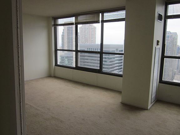 5th image of 405 N Wabash Ave Unit 4212