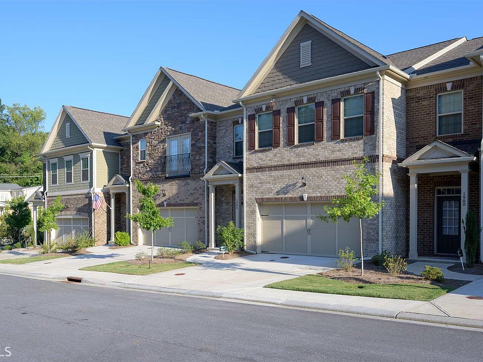 1st image of 1984 Silver Birch Dr SE #7