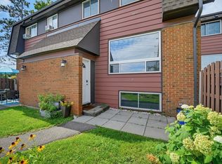 1 Banner Rd #F, Ottawa, ON K2H8T3