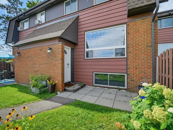 1 Banner Rd #F, Ottawa, ON K2H 8T3