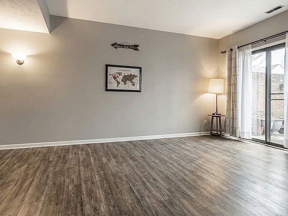 2nd image of 9464 Maple Way