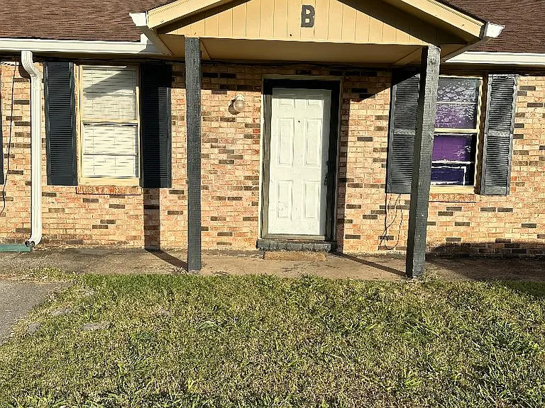 1011 Riviera Dr #B — Photo 1