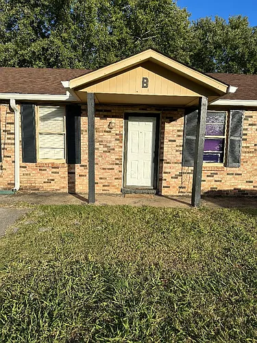 1011 Riviera Dr #B Photo 1