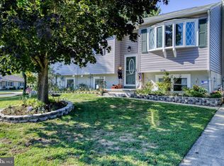 13 Spring Hollow Dr, Sicklerville, NJ 08081