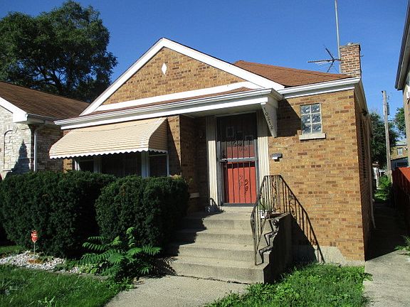 2nd image of 10212 S Saint Lawrence Ave