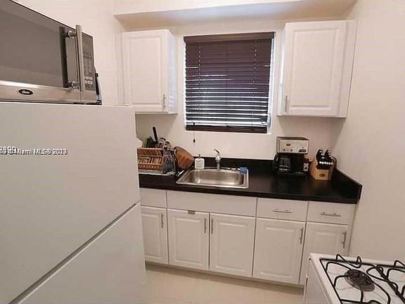 5th image of 1525 Meridian Ave APT 110