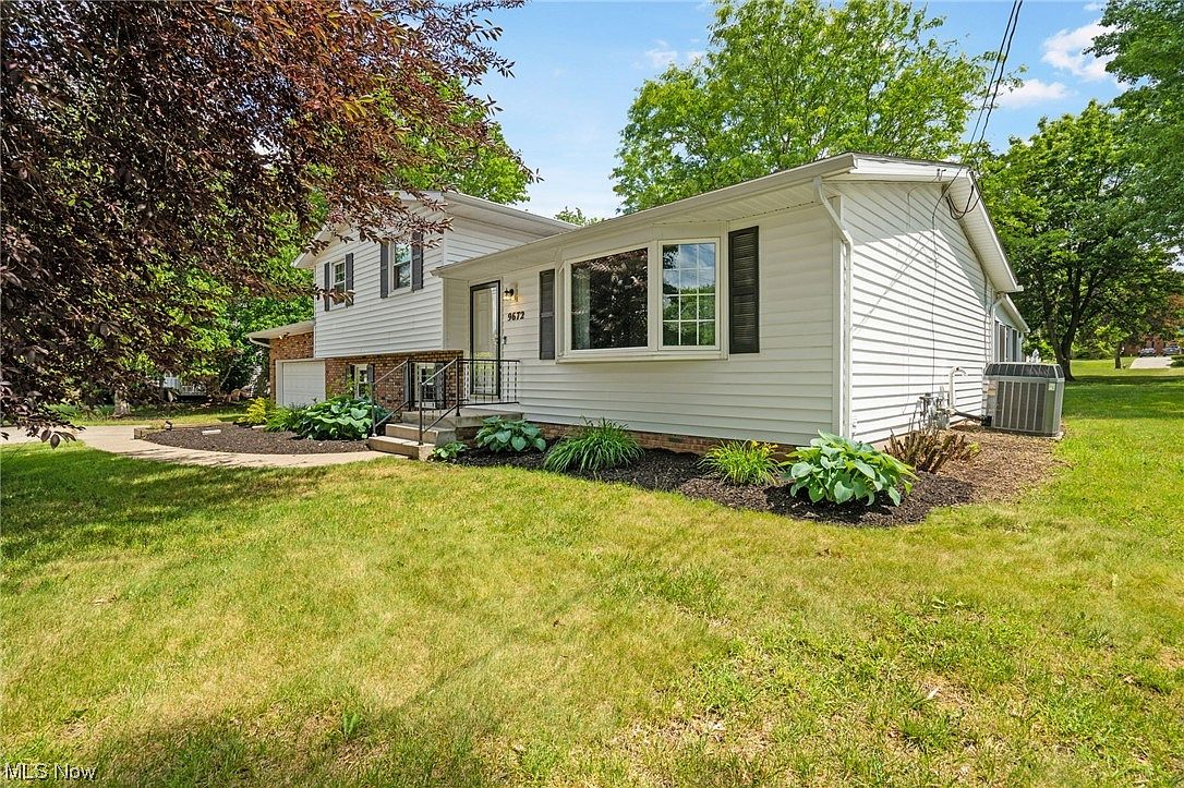 9672 Strausser St NW, Canal Fulton, OH 44614 | Zillow