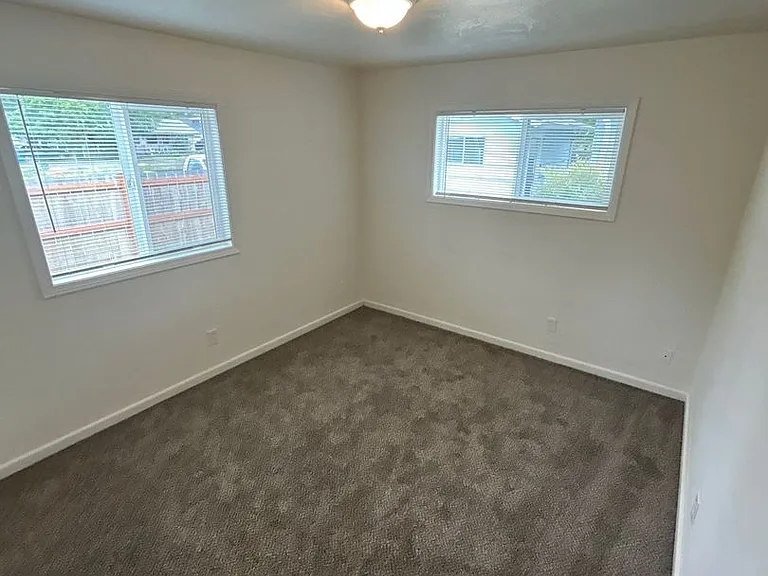 2469 Lee St SE — Photo 8
