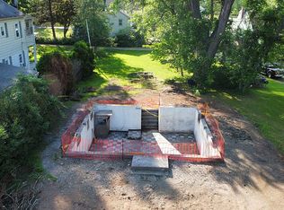 8 Evergreen Ave, Portland, CT 06480