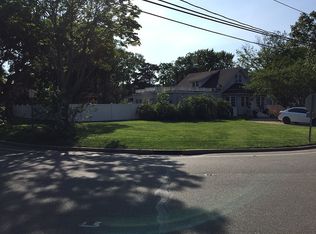 32 Atlantic Ave, Blue Point, NY 11715