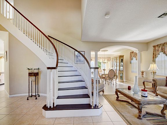 5th image of 2243 Ridgewood Cir