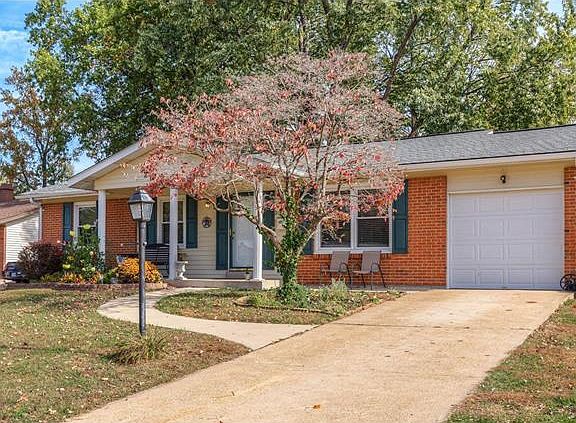 3rd image of 2192 Farnham Ln