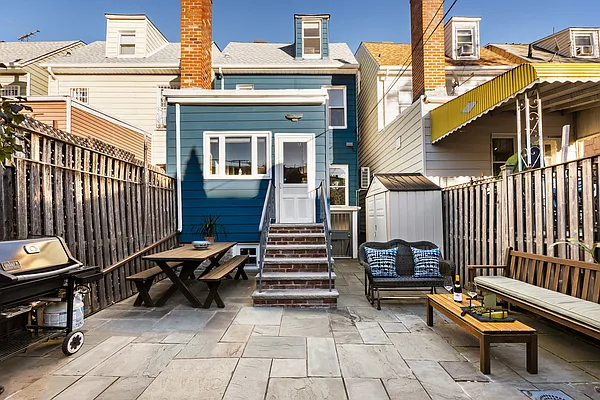 Sold by Compass | media 14