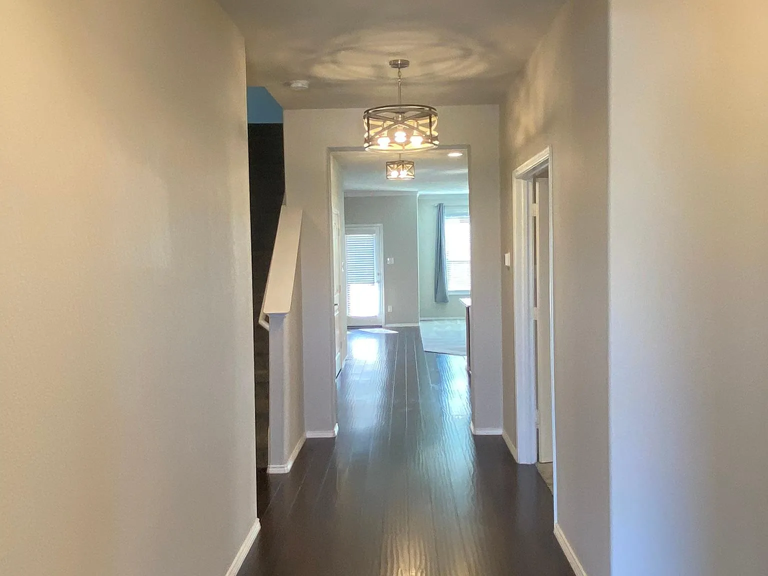 4 bed, 2616 sqft, $2,900 — Photo 3