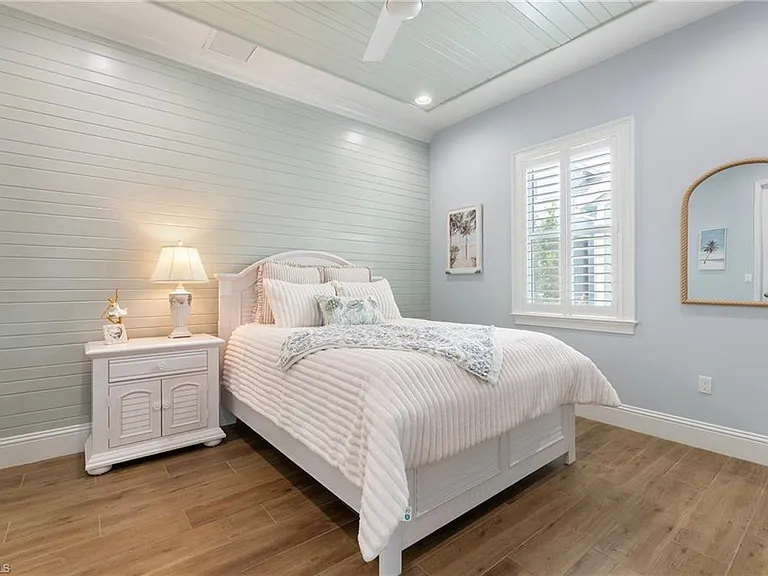 7270 Saona Ct — Photo 14