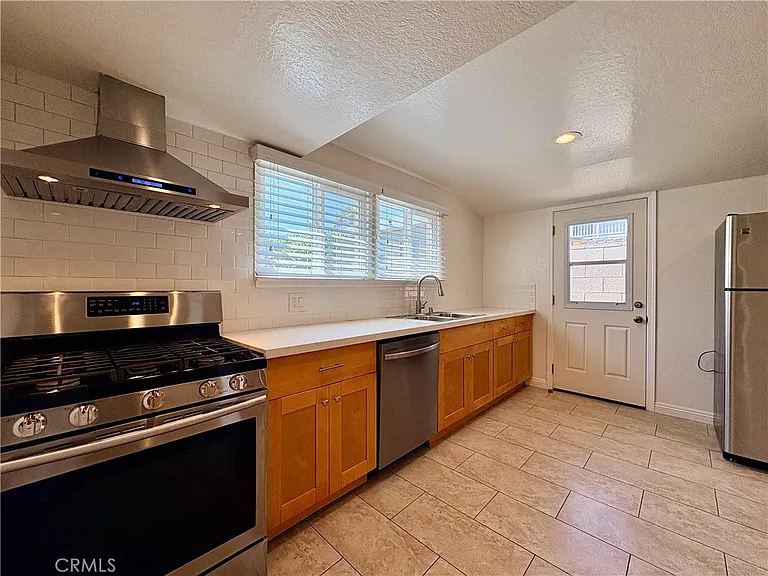 1641 N Towne Ave — Photo 6