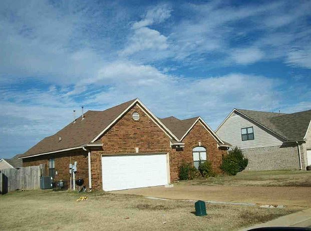 1st image of 290 Mossy Springs Dr