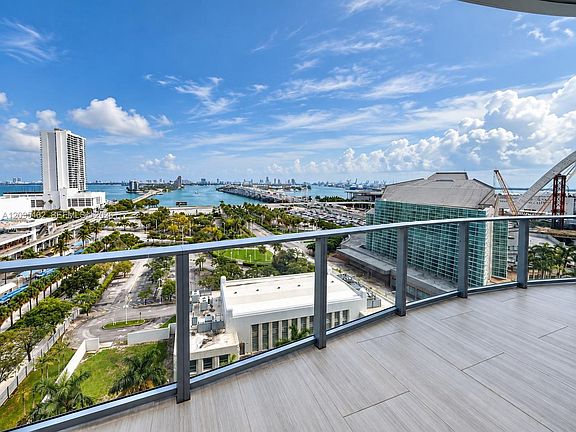 2nd image of 1400 Biscayne #4703