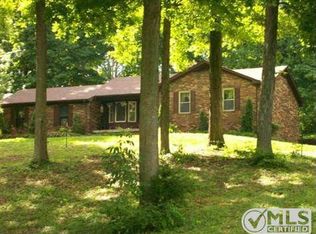 412 South Rd, Cottontown, TN 37048