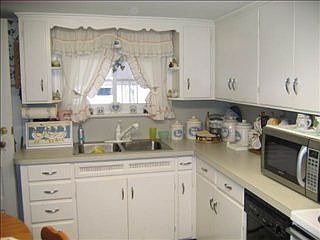3rd image of 347 Midland Ave