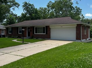 19 Colchester Dr, Saint Louis, MO 63135