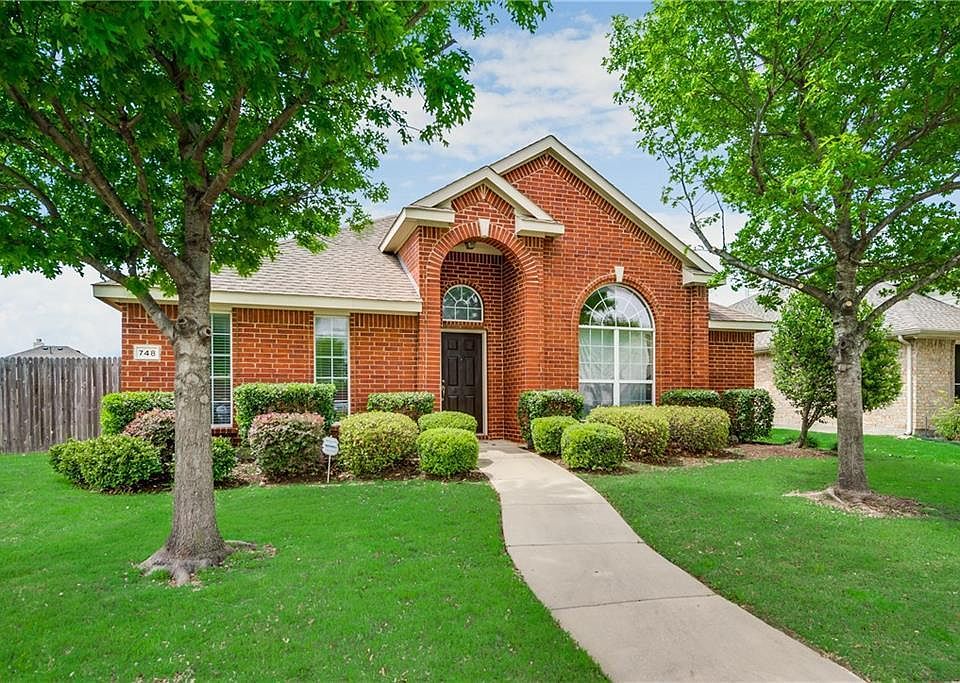 1st image of 748 Cherry Blossom Ln