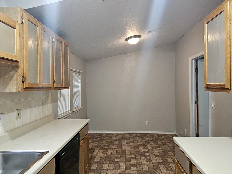 1112 Jet Dr — Photo 8