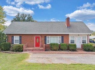 10590 Stewartsville Rd, Vinton, VA 24179