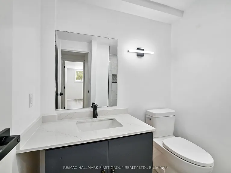 660 Mackechnie Cres #LOWER — Photo 26