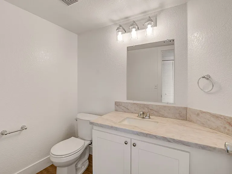 8005 Vision St — Photo 23