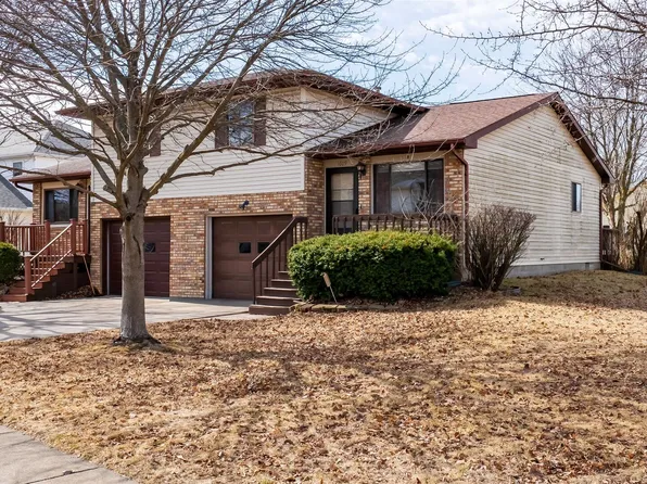 1609 Beech St APT B, Normal, IL 61761