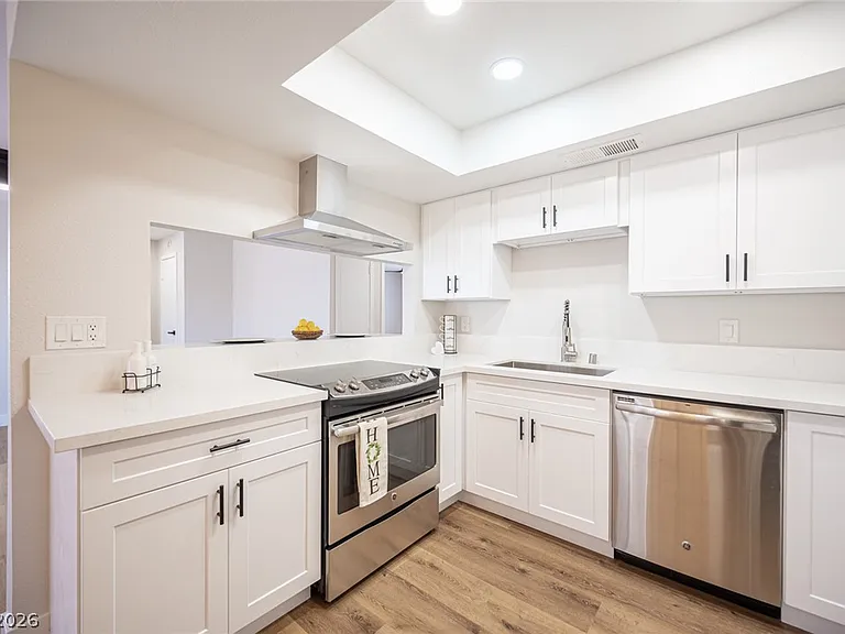 3720 Snorkel Cir #D — Photo 8