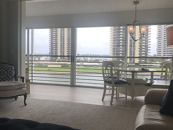 3rd image of 36 Yacht Club Dr APT 503
