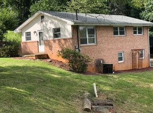 608 Spring Hill Rd, Johnson City, TN 37604