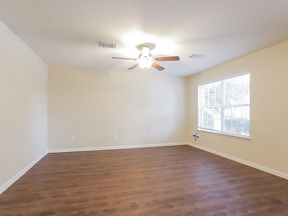 4th image of 6314 Mountain Pines Ln