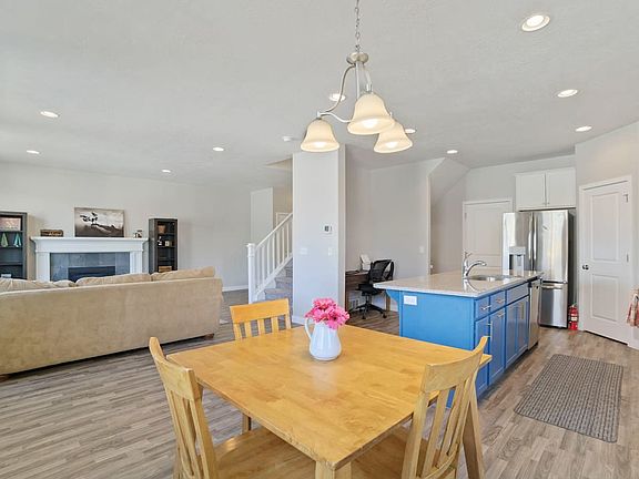 5th image of 3068 S Red Pine Dr