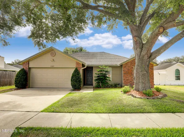 1767 CHANDELIER Circle W, Jacksonville, FL 32225