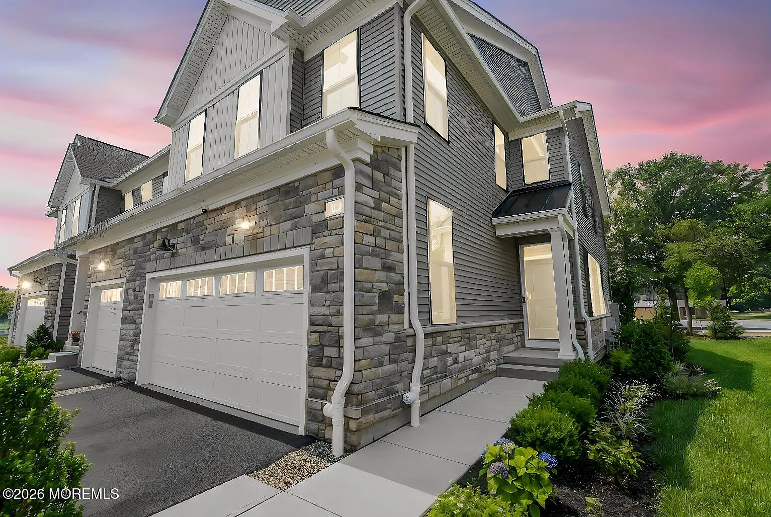 3 bed, 2.5 bath, 2394 sqft, $5,000 — Photo 3