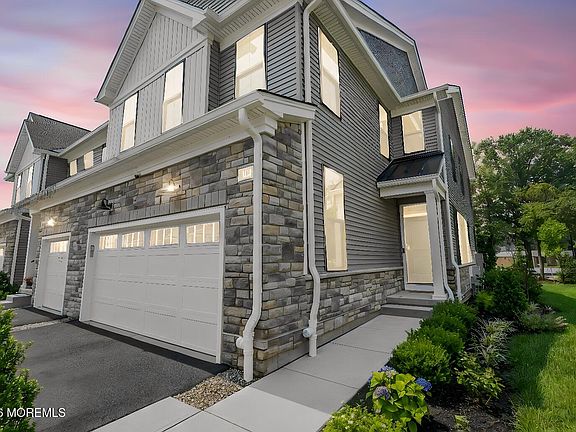 3rd image of 113 Mustang Drive