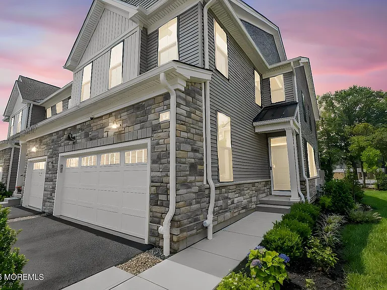 113 Mustang Dr — Photo 3