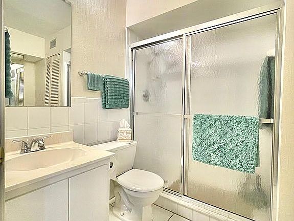 5th image of 1020 W Marion Ave APT 53