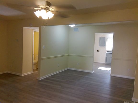3rd image of 5648 Caxton Ct
