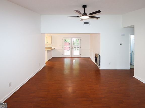 5th image of 28 Frances Dr NW
