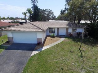 4 Pine Ridge Way, Englewood, FL 34223