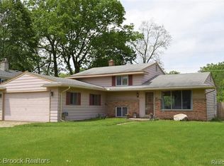 2127 Hempstead Rd, Auburn Hills, MI 48326