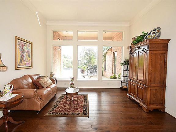5th image of 2311 Texana Way