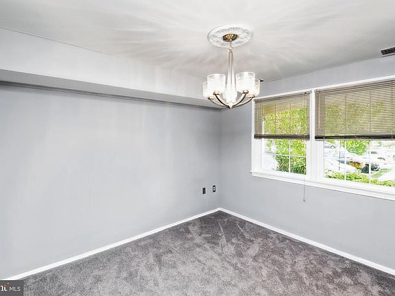 5th image of 626 Azalea Dr #2