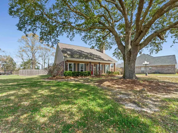 7061 Hunters Way, Denham Springs, LA 70726