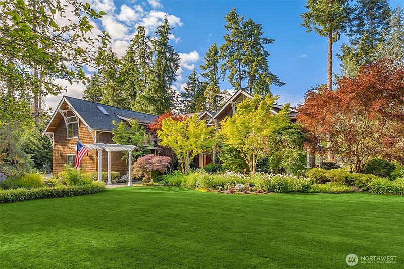 3rd image of 10374 NE Country Club Road