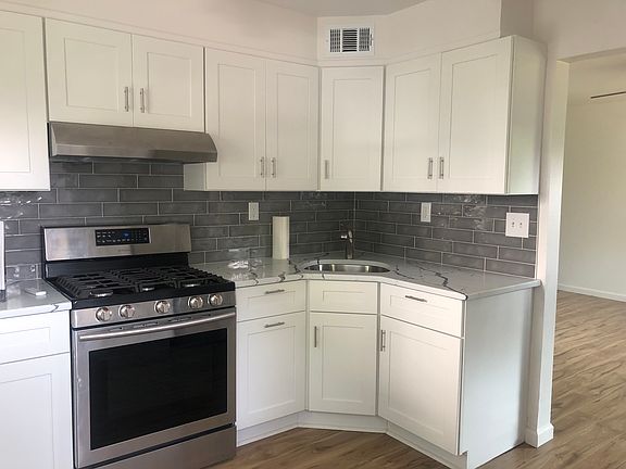4th image of 32 Farrell Ave
